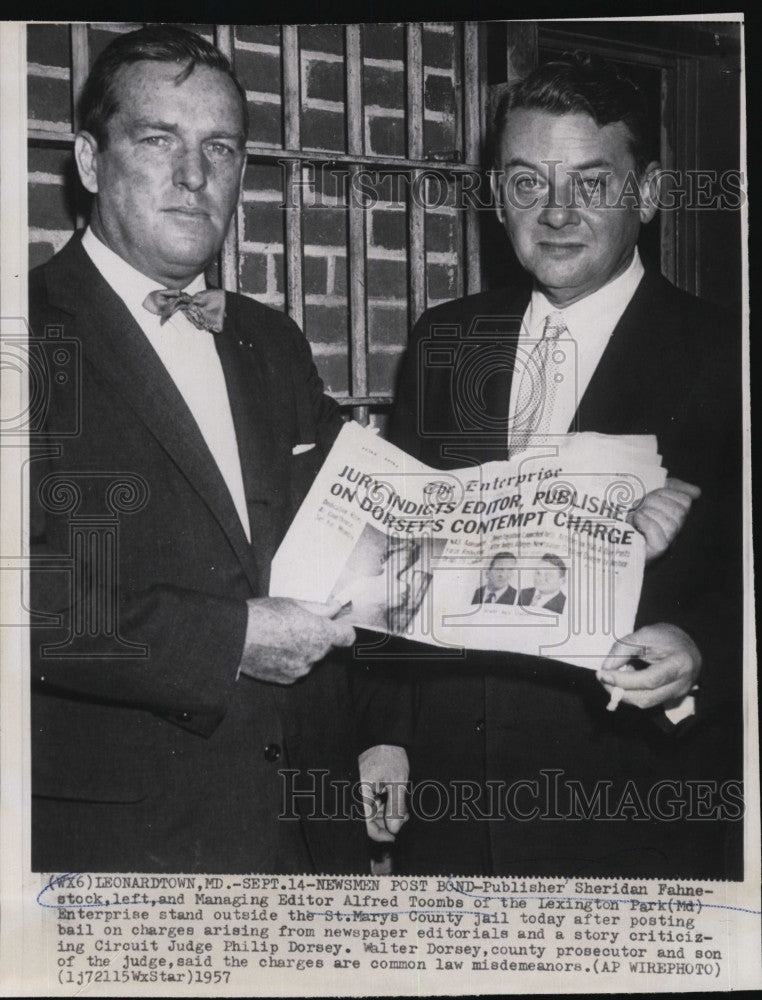 1957 Press Photo Publisher S. Fahnestock &amp; editor Alfred Toombe - Historic Images