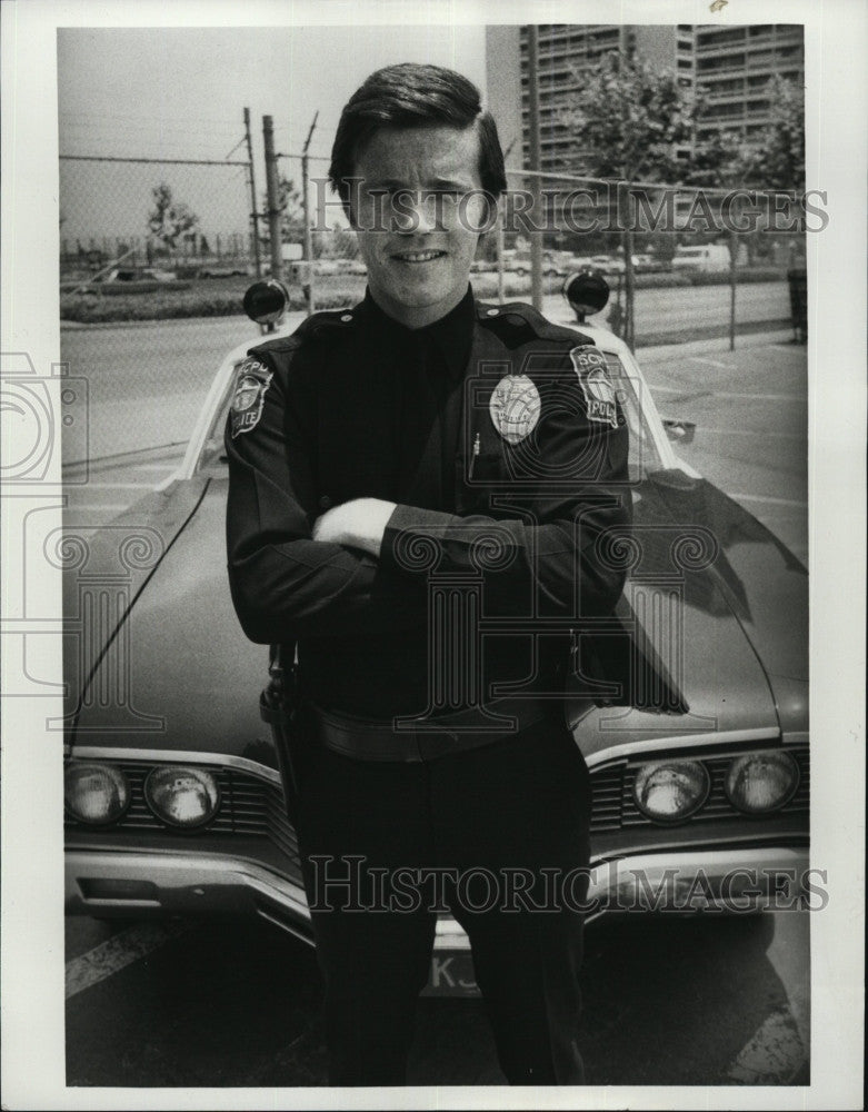 1976 Press Photo Actor Bruce Fairbairn  in &quot;The Rookies&quot; - Historic Images