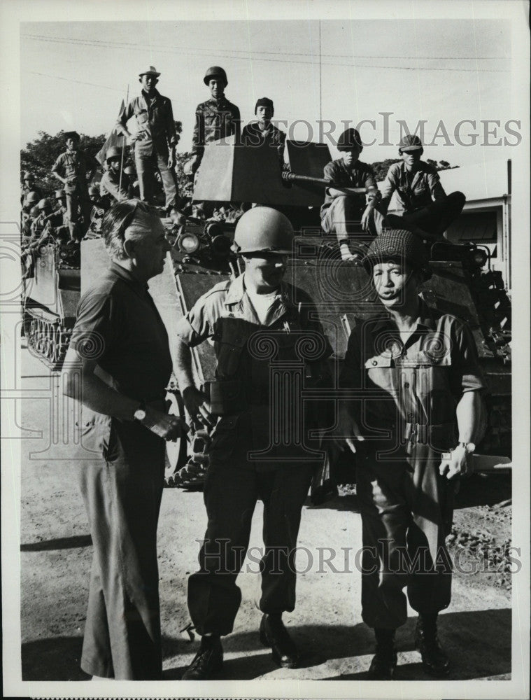 1965 Press Photo Actor Edward Morgan in &quot;The Agony of Vietnam&quot; - Historic Images