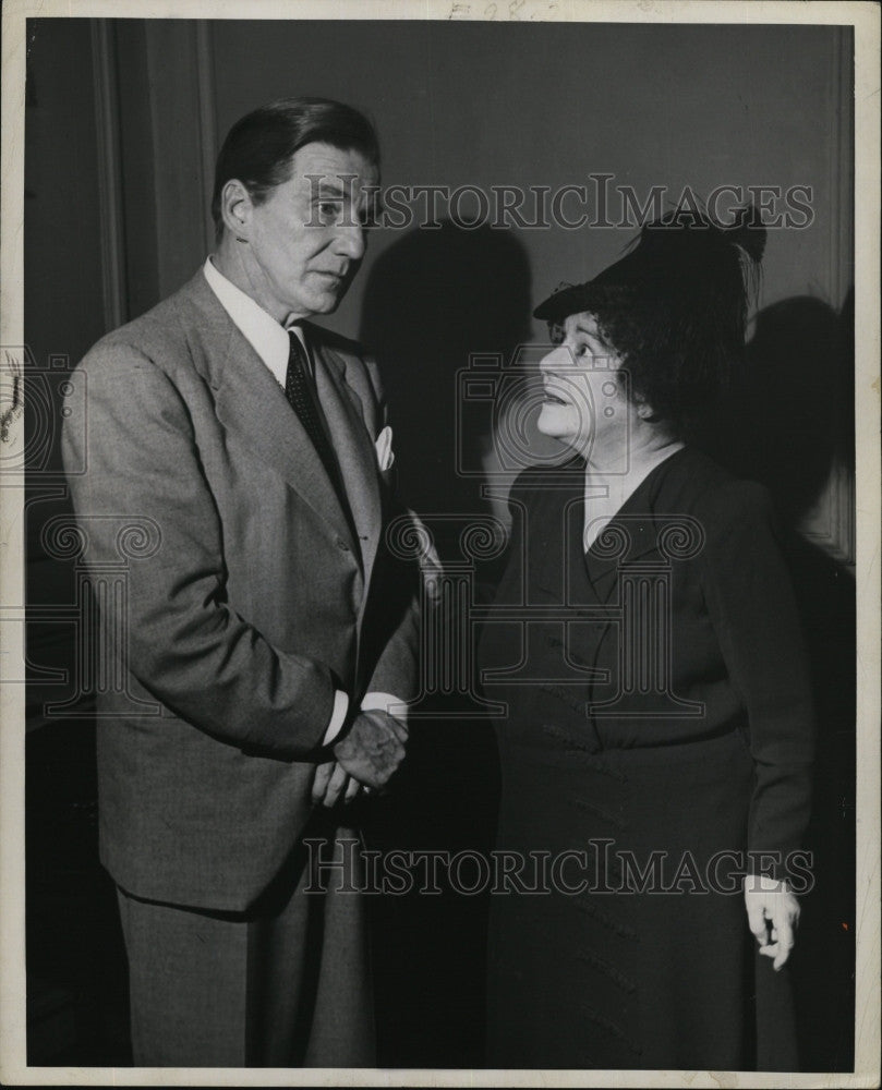 1944 Press Photo Frank Fay and Josephine Hall in &quot;The Pooka&quot; - Historic Images