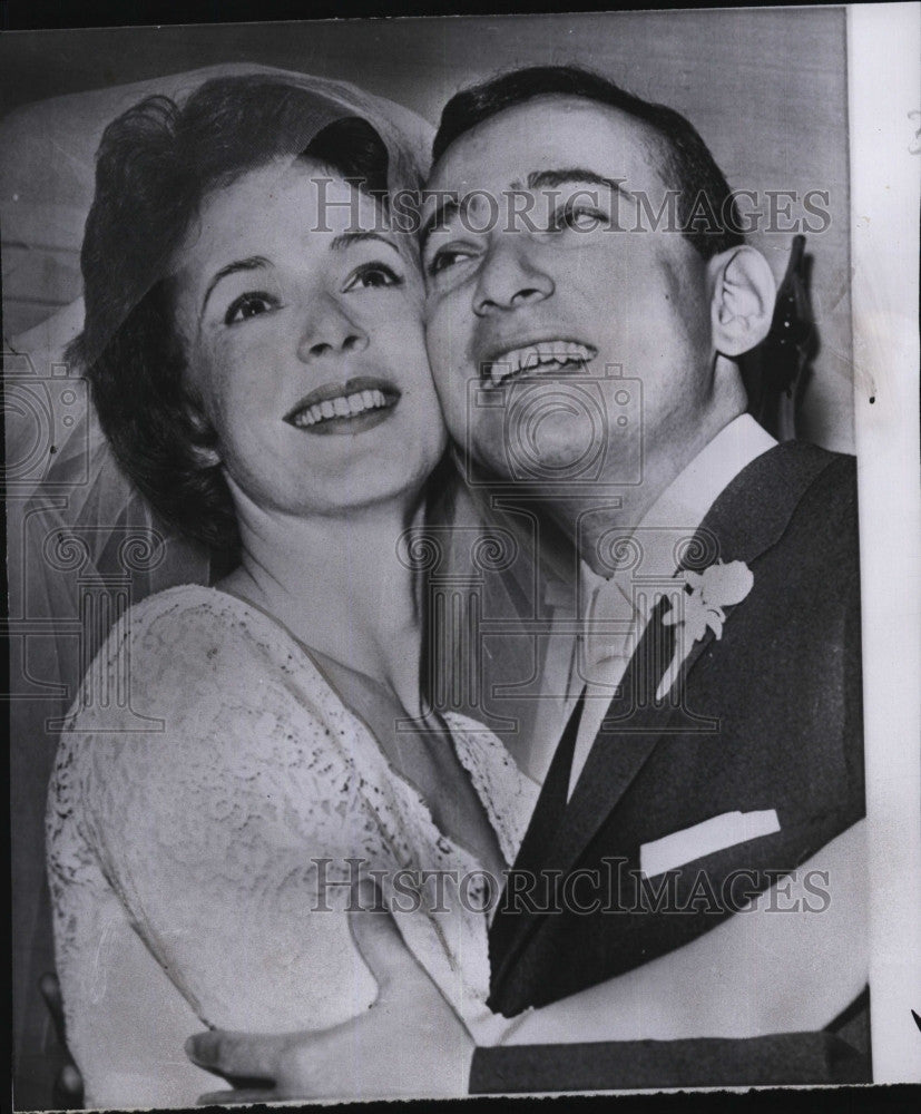 1962 Press Photo Actress Piper Laurie &amp; reporter Joseph Morgenstern wed - Historic Images