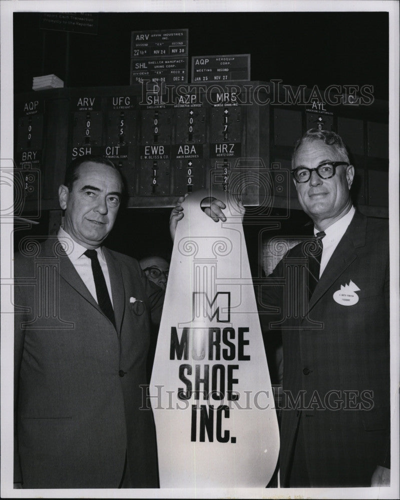 1964 Press Photo Alfred Morse of Morse Shoe Inc. gets company listed on NYSE - Historic Images