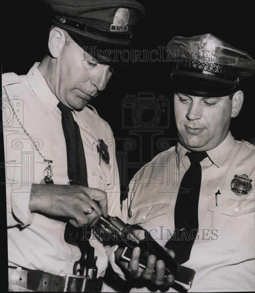 1961 Press Photo Officers Ted Moretti &amp; Harold Winn of Revere Police - Historic Images