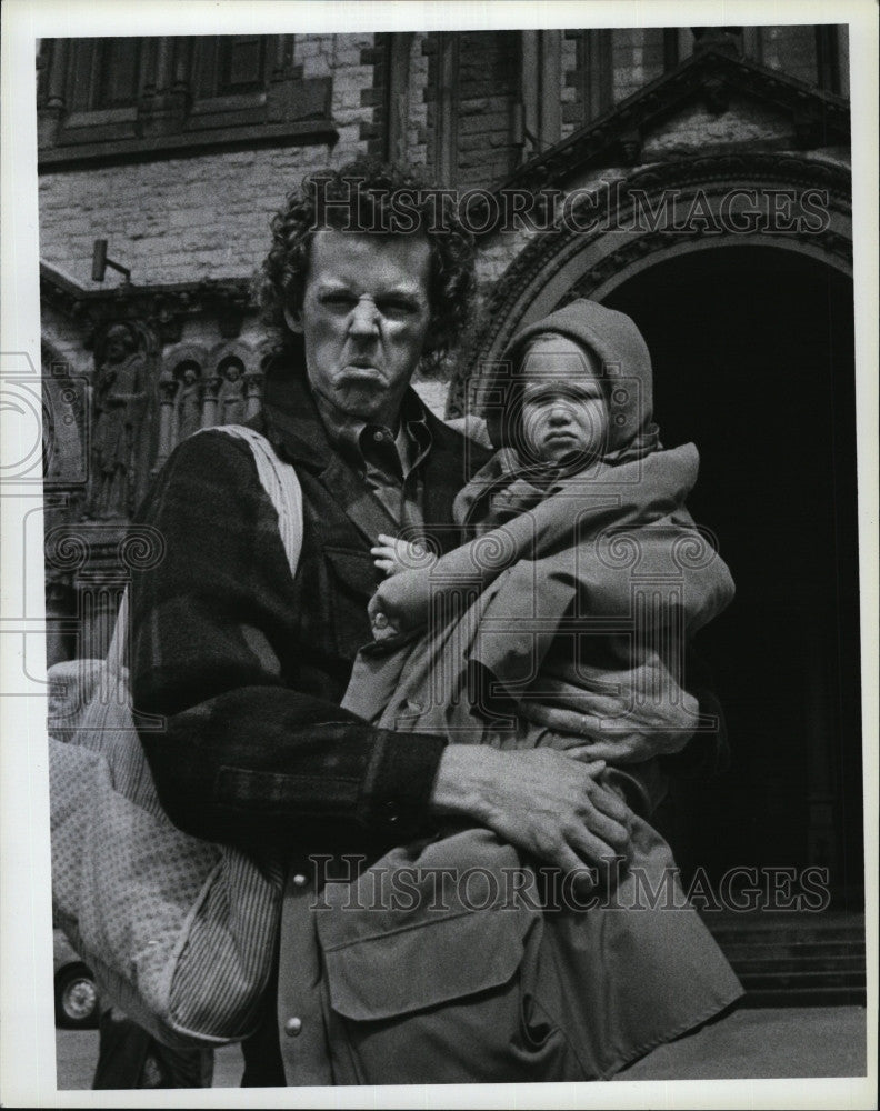 1984 Press Photo David Morse on location for TV series &quot;St. Elsewhere&quot; - Historic Images