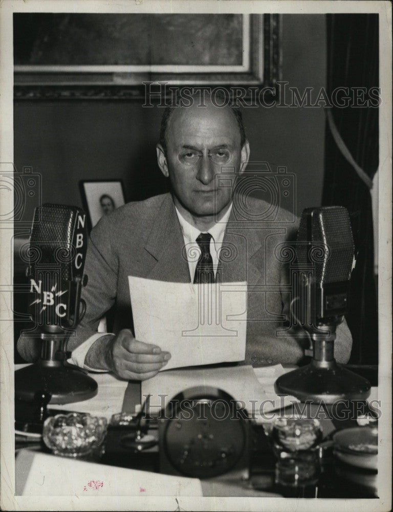 1931 Press Photo Secretary Of The Treasury Henry Morgenthal Gives Radio Address - Historic Images