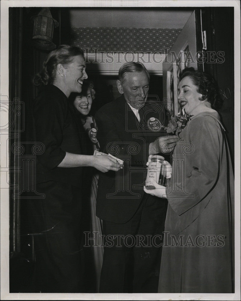 1958 Press Photo Mothers March In Boston Collecting Money For March Of Dimes - Historic Images