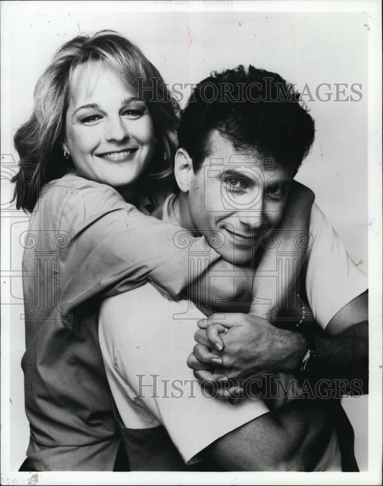 1992 Press Photo Helen Hunt &amp; Paul Reiser &quot;Mad About You&quot; - Historic Images