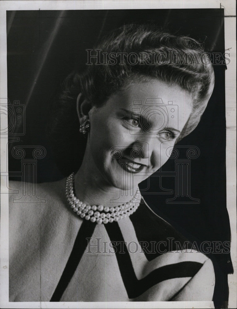1946 Press Photo Joan Hunt wins Beauty Contest - Historic Images