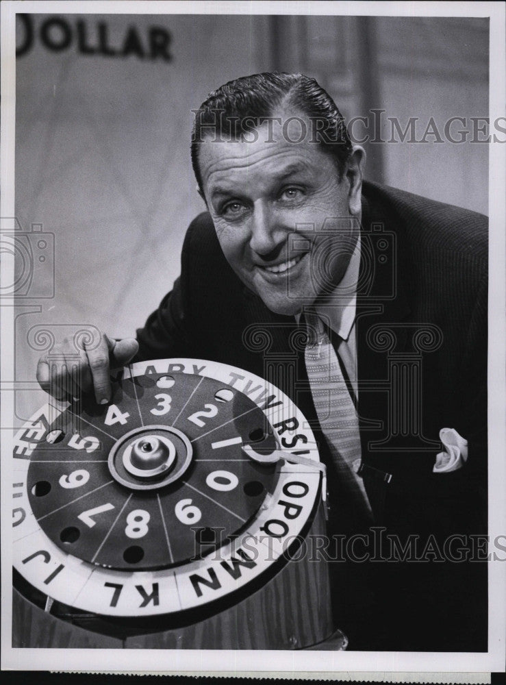 1958 Press Photo  Warren Hull, actor and TV personality of &quot;Top  Dollar&quot; - Historic Images