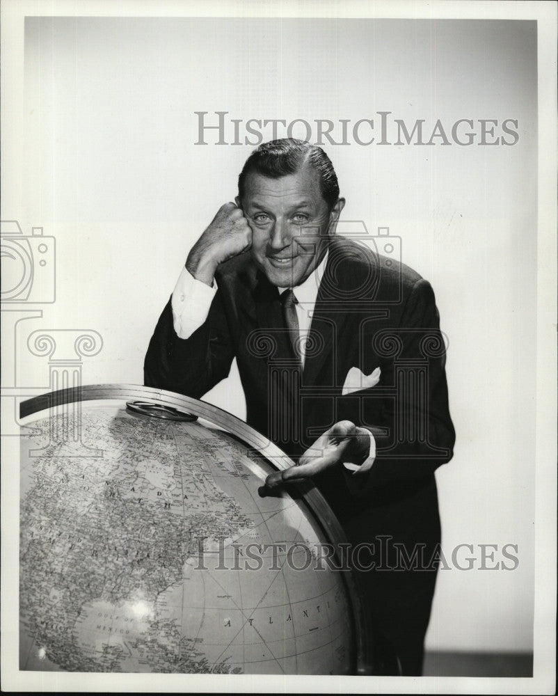 1962 Press Photo  Warren Hull, actor and TV personality &quot;Who in the World&quot; - Historic Images