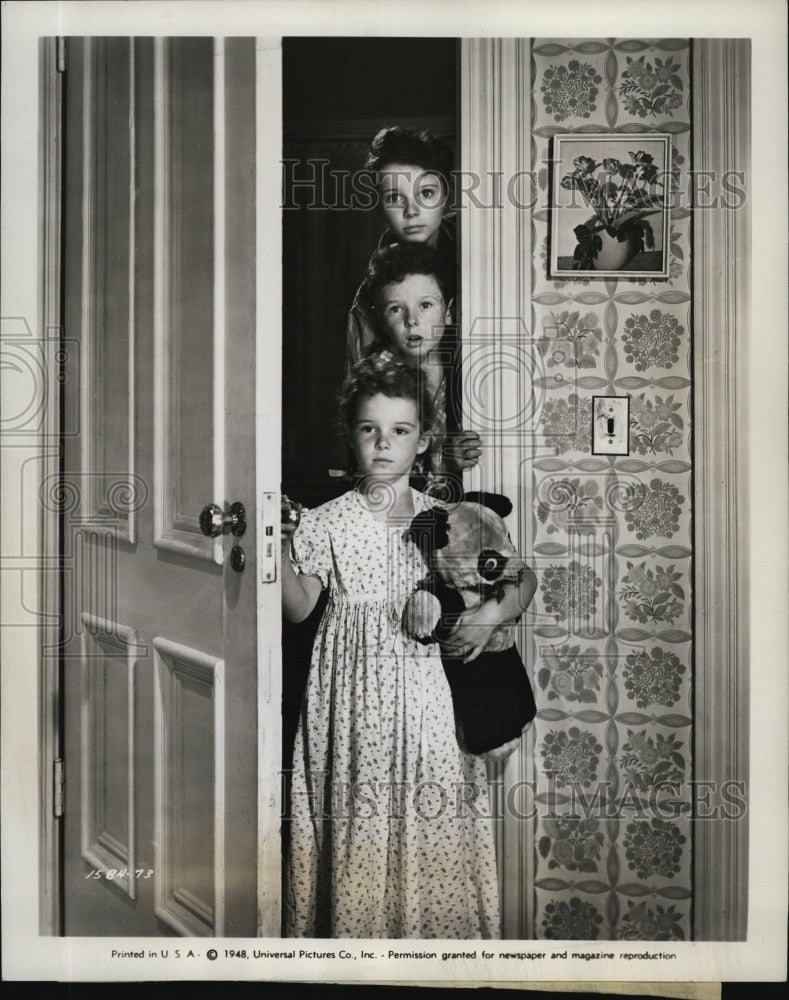 1949 Press Photo J Hunt,P Miles & G Perreau in "Family Honeymoon" - Historic Images