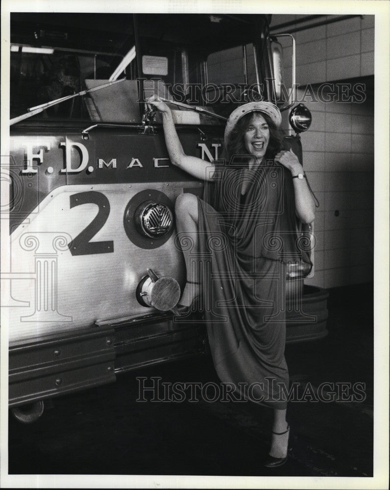 Press Photo Entertainer, September Thorp - Historic Images