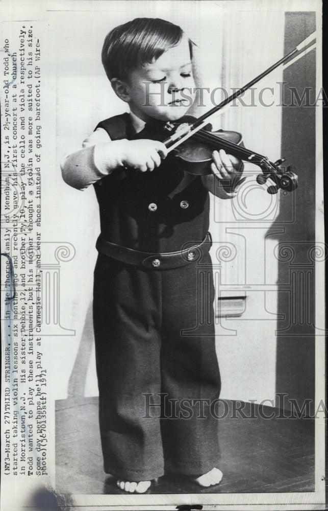 1971 Press Photo Todd Thorpe, 2 yr old violinist - Historic Images