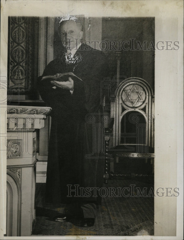 Rabbi Thurmann in his robes 1949 Vintage Press Photo Print - Historic ...