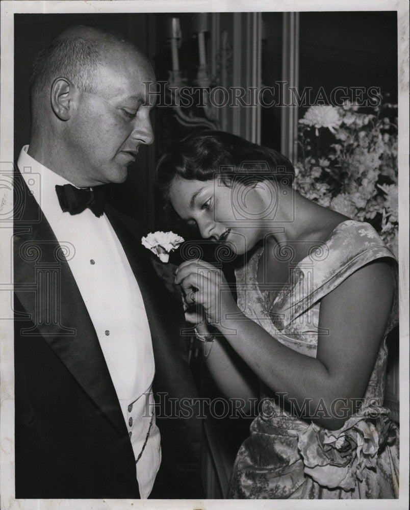 1958 Press Photo Debutante Rose Lee Thorndike &amp; her father Richard - Historic Images