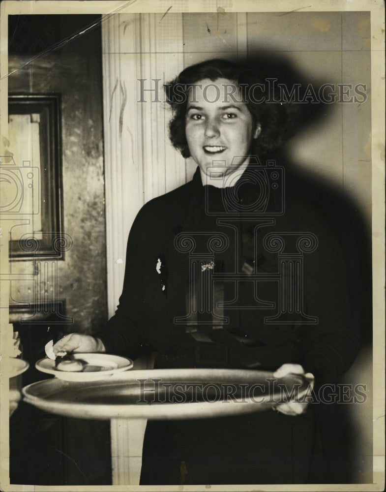 1936 Press Photo Miss Priscilla Thorndike at home - Historic Images