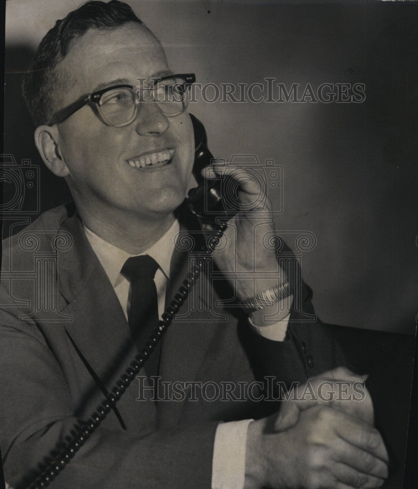 1963 Press Photo James R. Lawton, Mass. Auto Registrar - Historic Images
