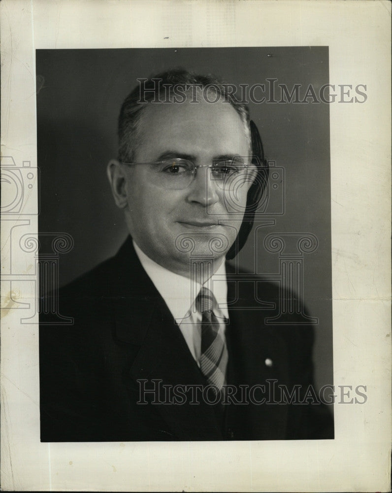 1943 Press Photo Mayor Walter Lawrence of Medford - Historic Images