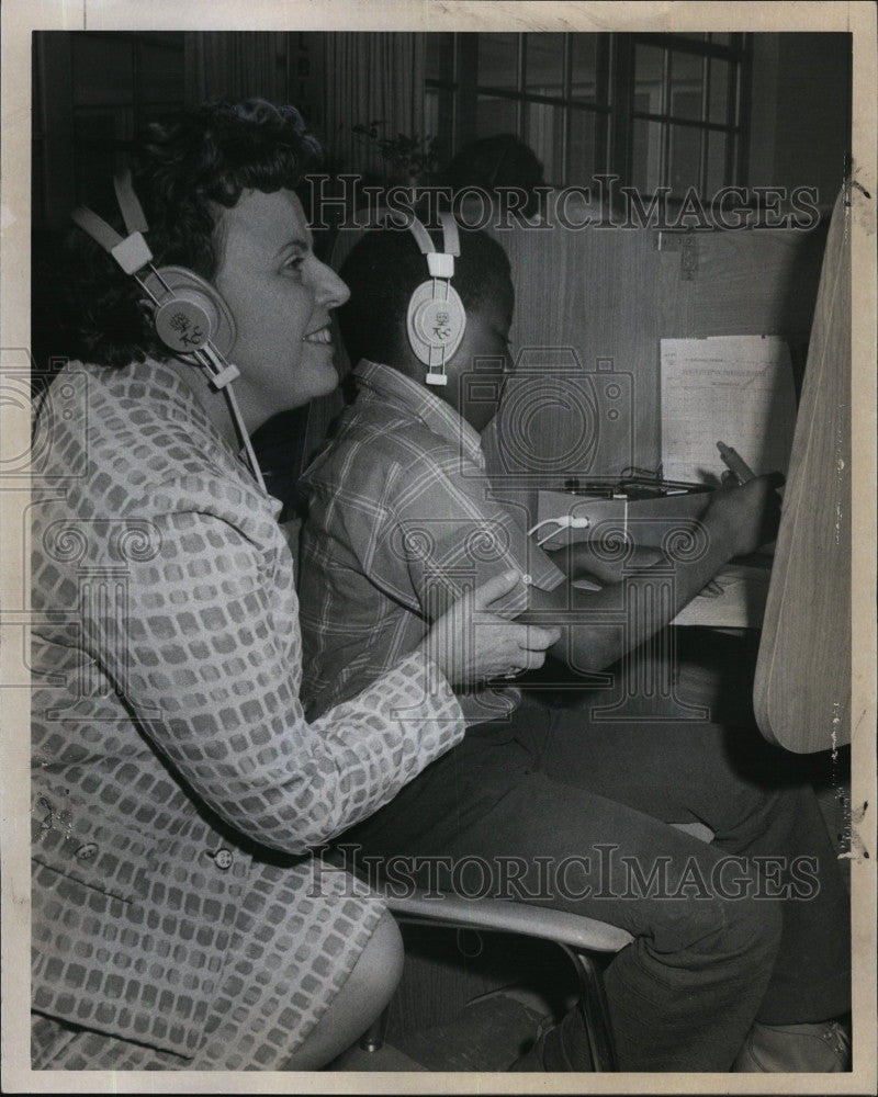 1975 Press Photo Marion Fahey Superintendent of Boston Public Schools - Historic Images