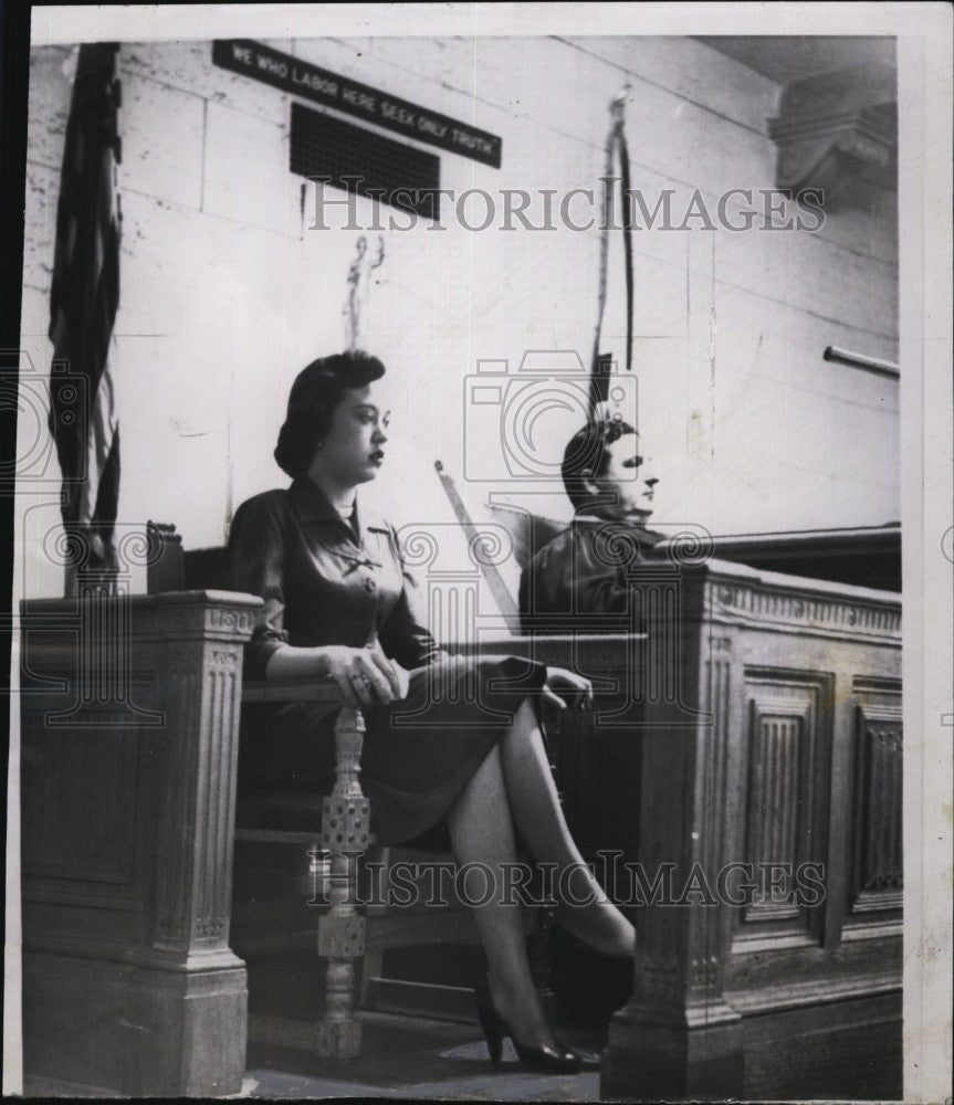 1954 Press Photo Dorothy Lawrence Testifies In Murder Trial Of James Roberts - Historic Images