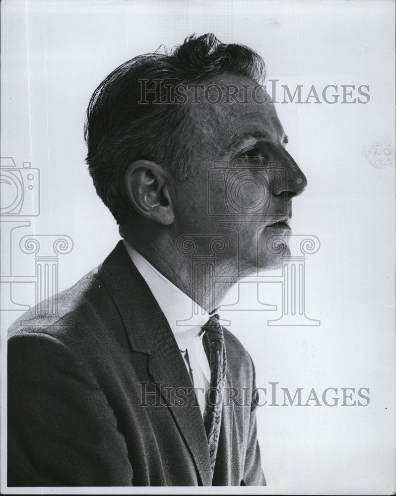 1967 Press Photo Philip Lawrence Director - Historic Images