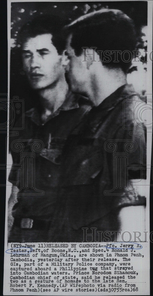 1968 Press Photo Pfc.Jerry A.Tester and Spec.Ronald Lehrman released by Cambodia - Historic Images