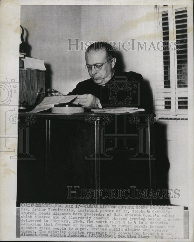 1949 Press Photo Rev Arthur Terminiello,asst at St Stephen&#39;s Church - Historic Images