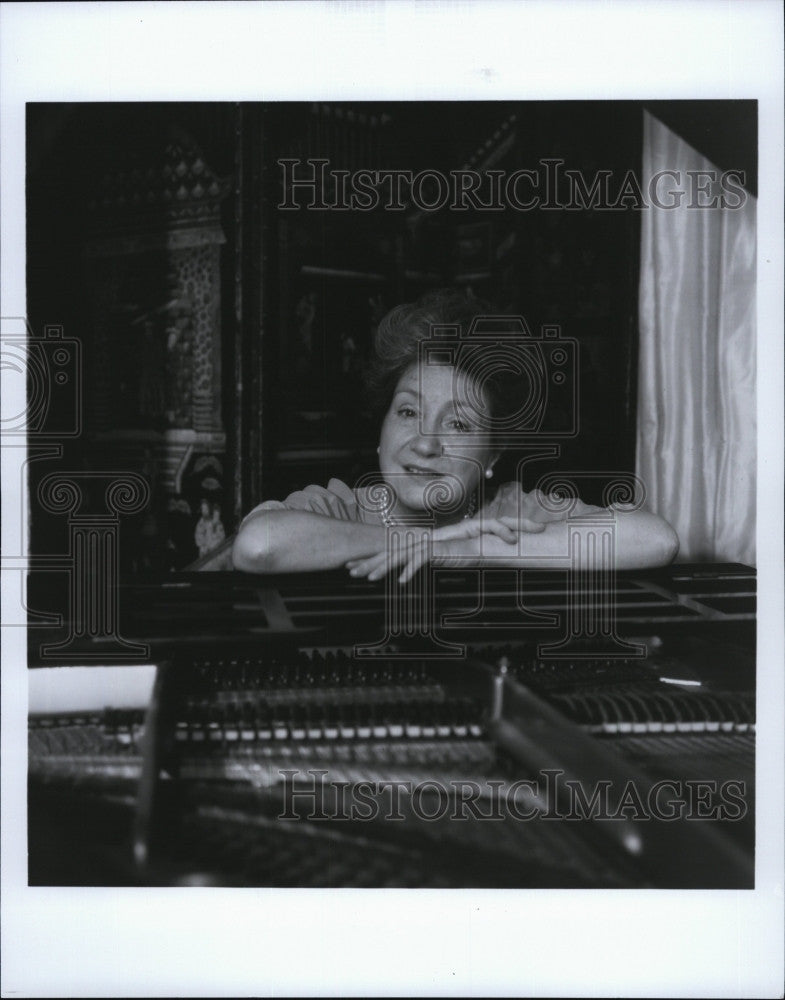 Press Photo English Concert Pianist Dame Moura Lympany - Historic Images