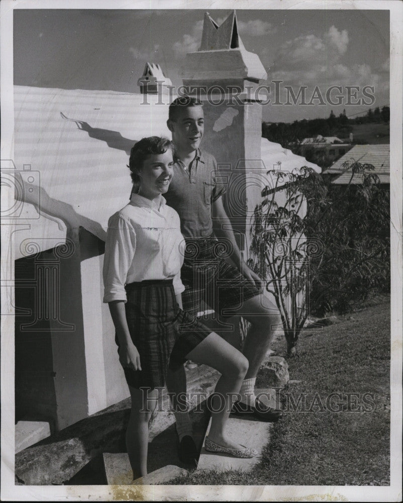 1957 Press Photo Frederick G.P. Thorne &amp; bride Susan in Bermuda - Historic Images