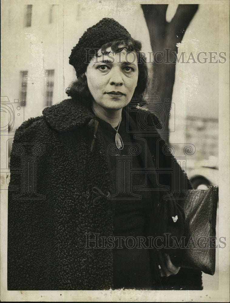 1942 Press Photo Mrs Helen Thurn Contesting Husband&#39;s Divorce - Historic Images