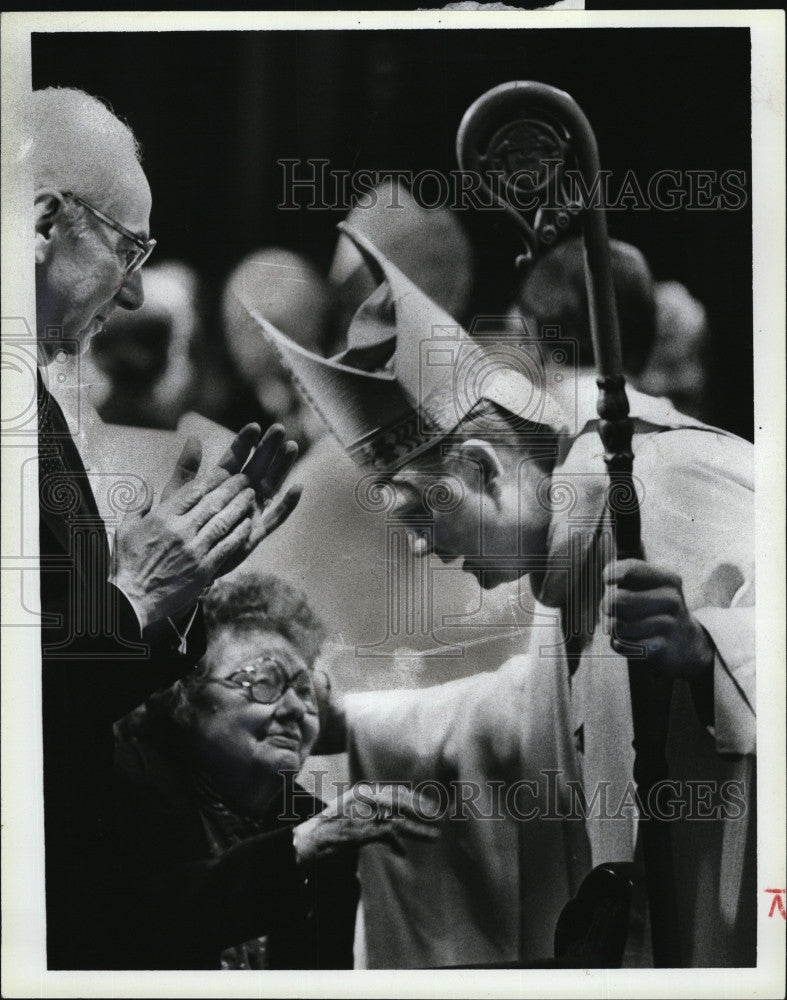 1984 Press Photo Archbishop  Bernard Francis Law &amp; Mother - Historic Images