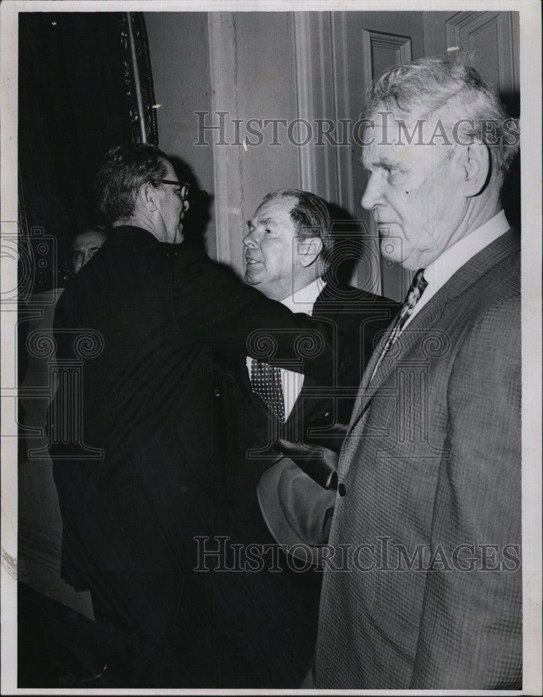 1963 Press Photo Perkie Dyer Chase at Courtroom for Kowing Hearing - Historic Images