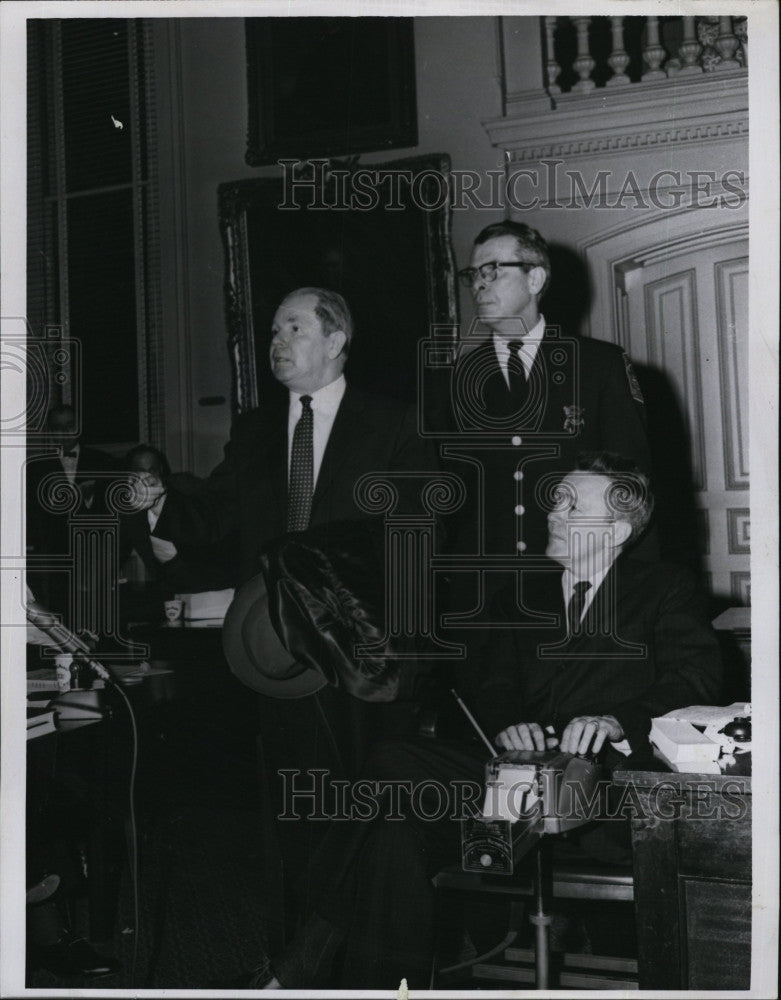 1963 Press Photo Rep. Perlie Chase at Rowing Hearing in Courtroom - Historic Images