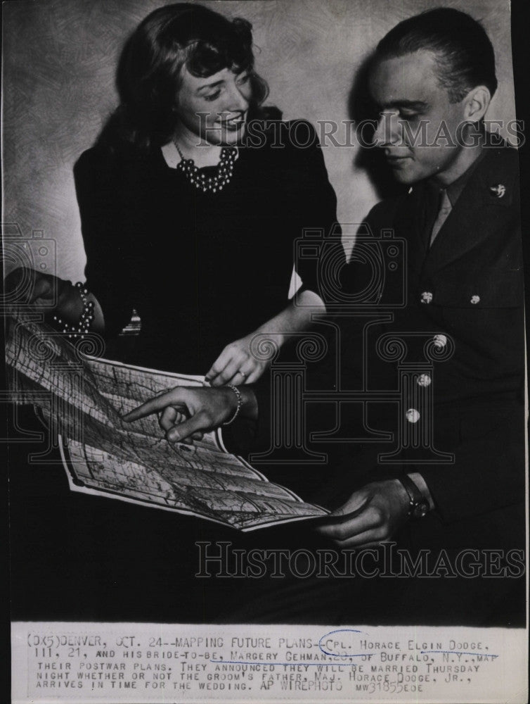 1944 Press Photo Cpl. Horace Elgin Dodge, III, bride-to-be Margery Gehman - Historic Images