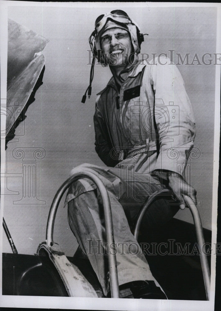 1947 Press Photo Marine Major Marion E. Carl - Historic Images