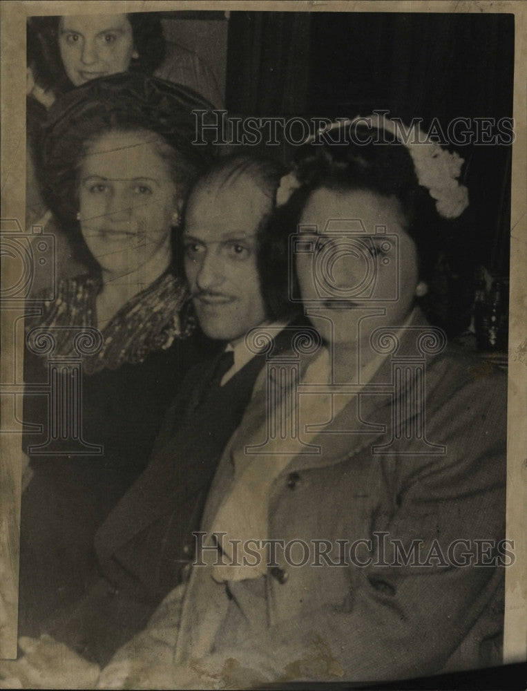 1950 Press Photo Mr. and Mrs. Anthony Carlo, father shot in the back - Historic Images