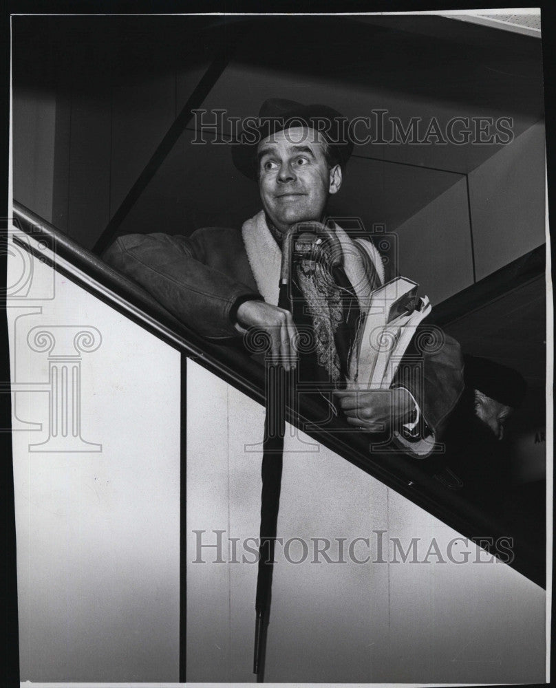 1964 Press Photo Ian Carmichael stars in &quot;Boeing-Boeing&quot; - Historic Images