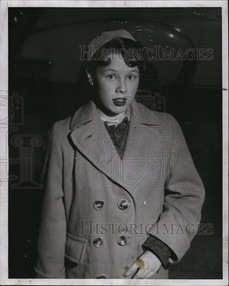 1956 Press Photo Dianne Dolan, testified in Middlesex Probate Court. - Historic Images