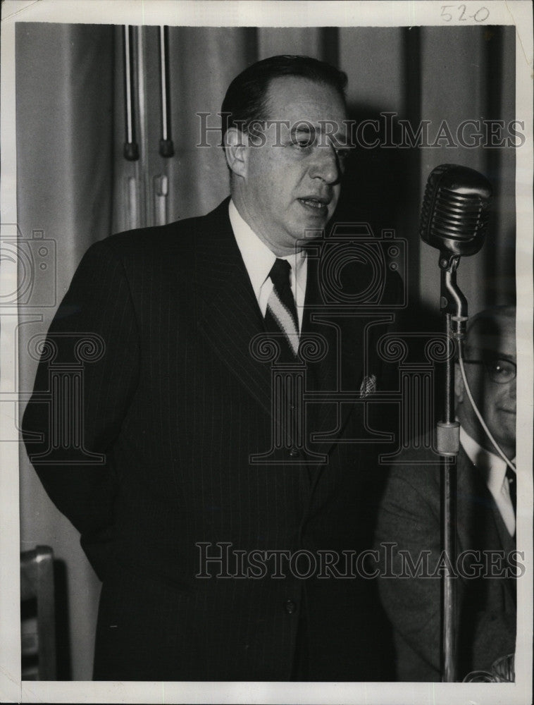 1953 Press Photo Pulitzer Prize Winning &amp; Veteran Reporter Malcolm Johnson - Historic Images