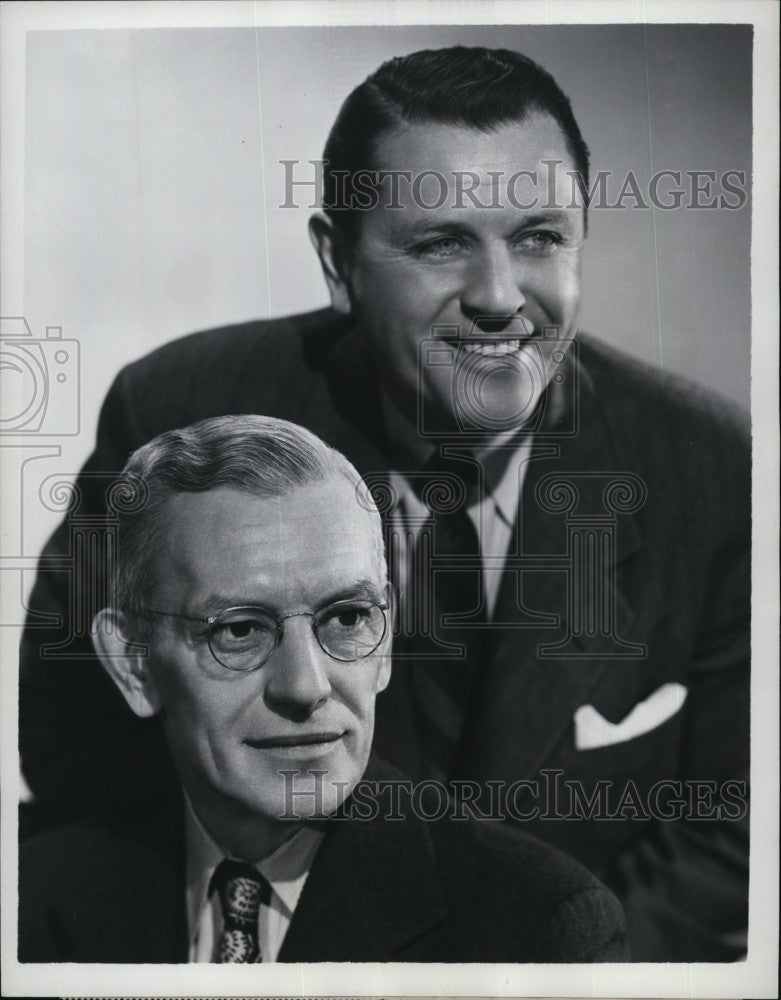 1946 Press Photo Actors Parks Johnson &amp; Warren Hull on &quot;Vox Pop&quot; - Historic Images