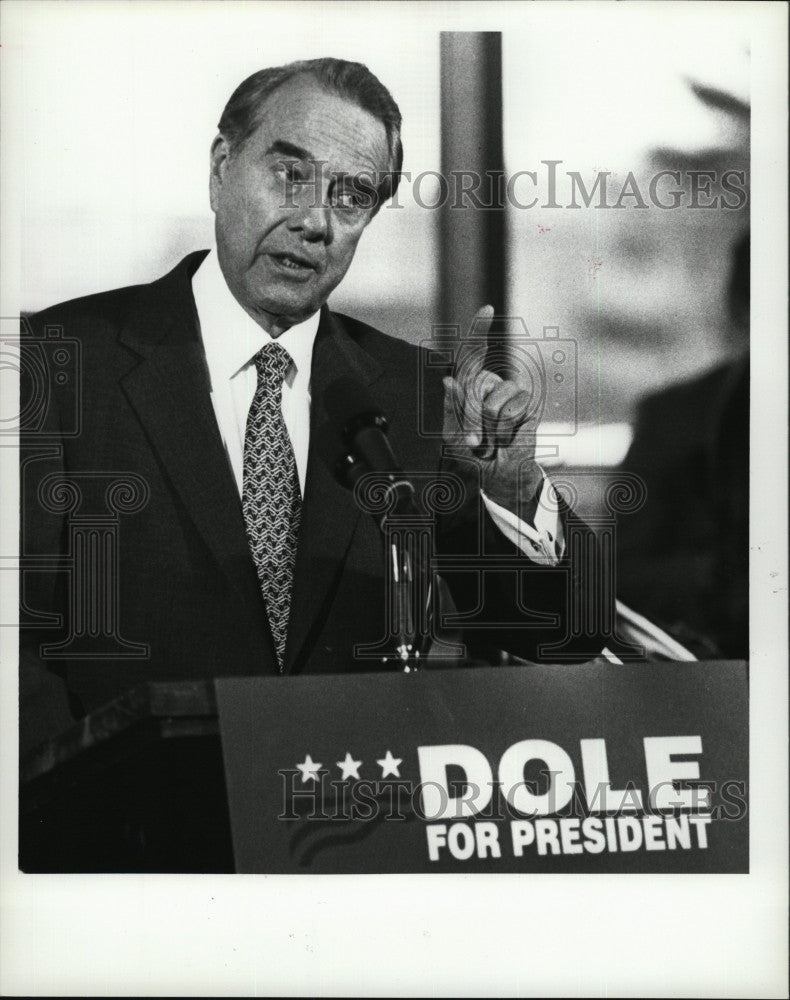 1996 Press Photo Senator Robert Dole Running for PResident - Historic Images