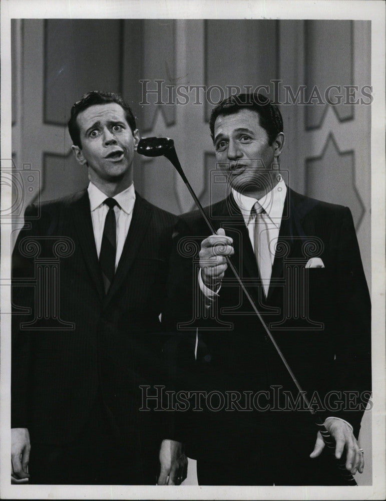 1967 Press Photo Two stage comedian. - Historic Images