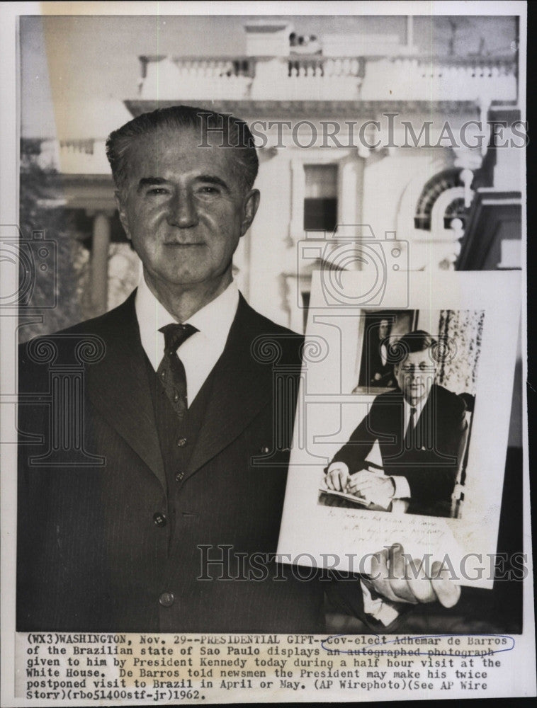 1962 Press Photo Brazxilian Gov elect Adhemar de Barros &amp; photo of Pres Kennedy - Historic Images