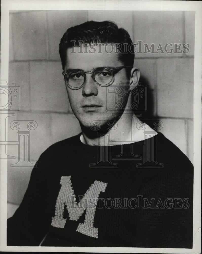 1949 Press Photo Donald Barron,U of M football letterman - Historic Images