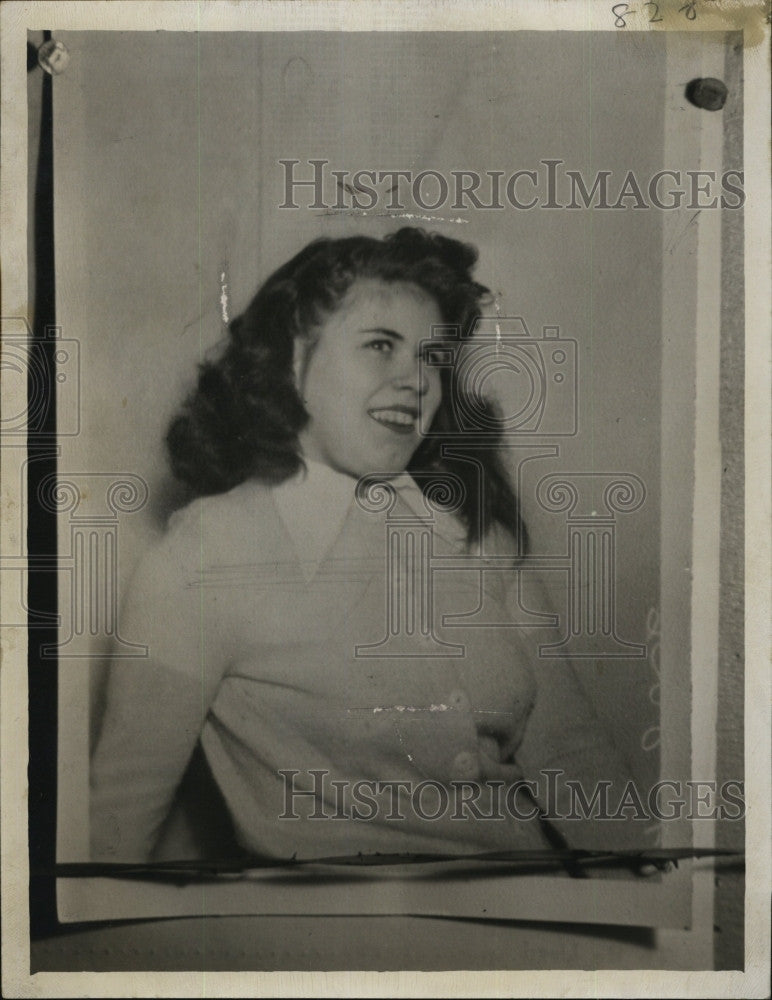 1948 Press Photo Mrs Anne Barrett of Boston, Mass - Historic Images