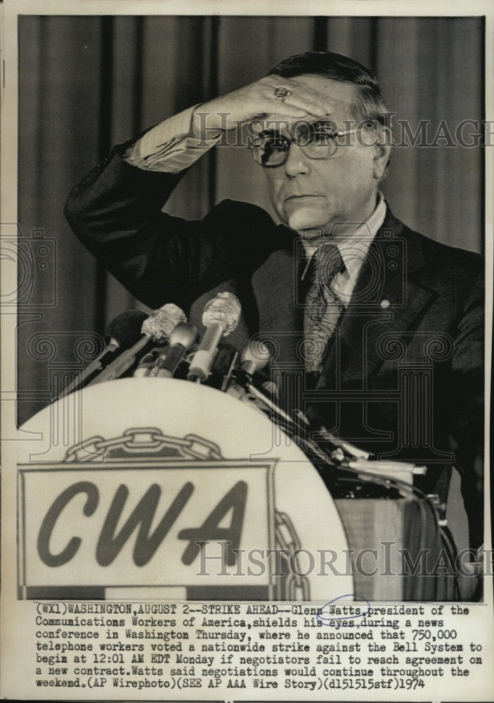 1974 Press Photo Glenn Watts of Communications Workers of America during strike - Historic Images