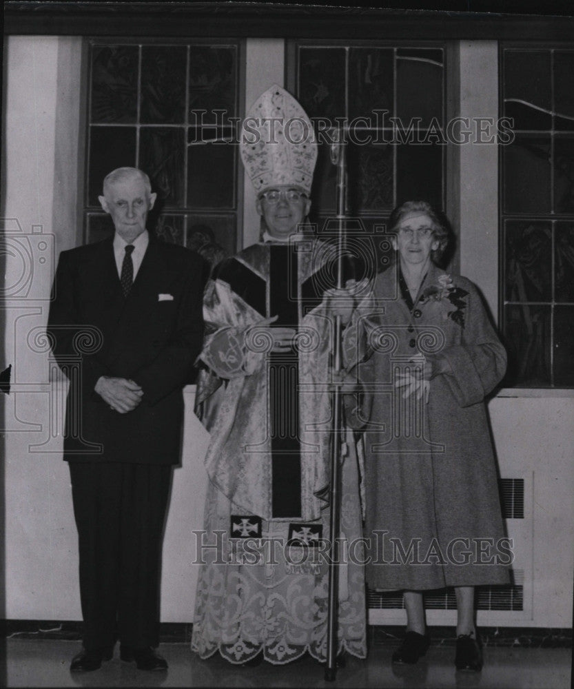 1958 Press Photo Bishop Eustace Smith, parents Mr. and Mrs. Daniel Smith - Historic Images