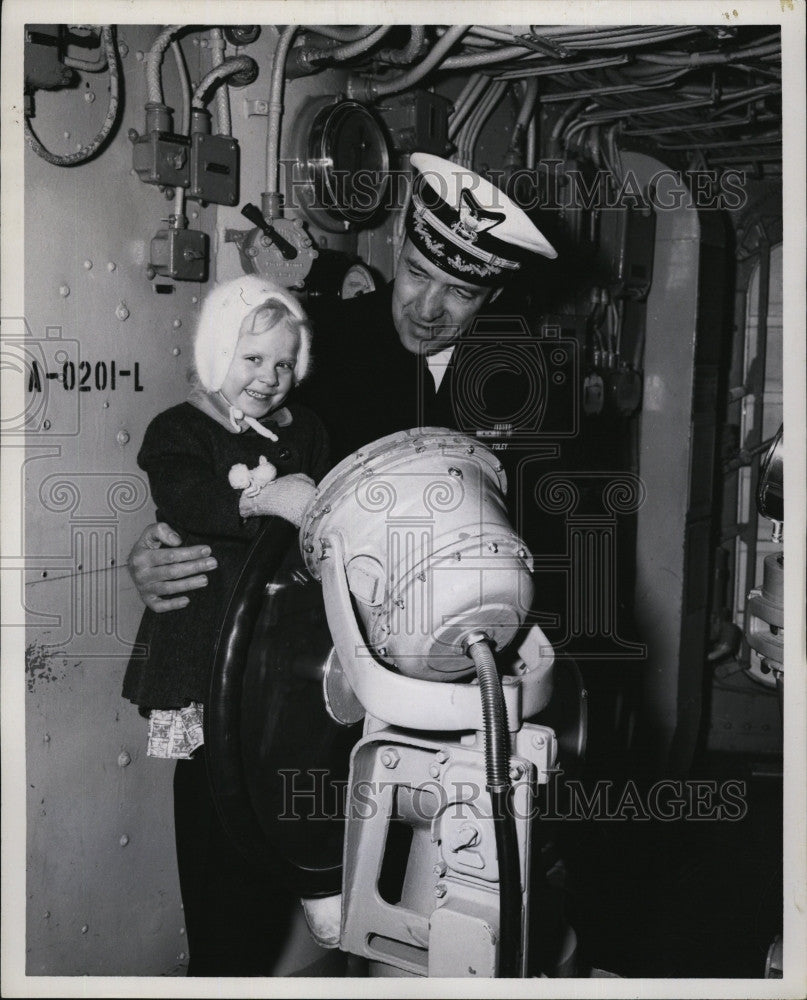 1961 Press Photo Commdr Robert E. Foley &amp; &quot;Widdy&quot; Bock on Carrier Wasp - Historic Images