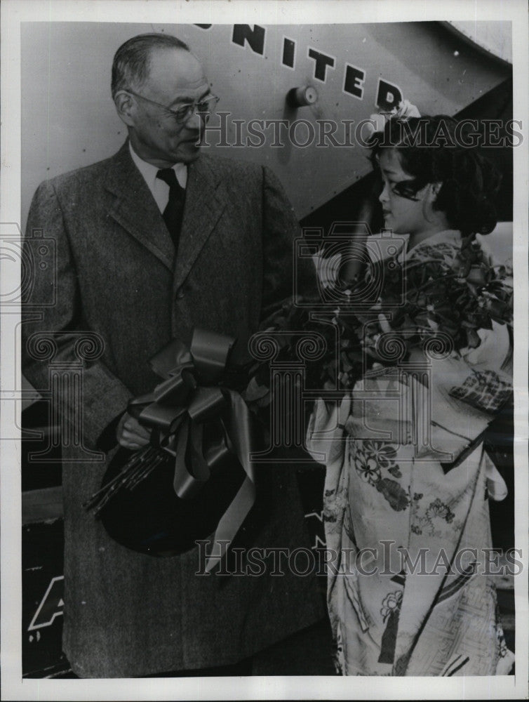 1953 Press Photo Japan Amb.to U.S. Eikichi Araki greeted by Charlotte Tsuboi - Historic Images