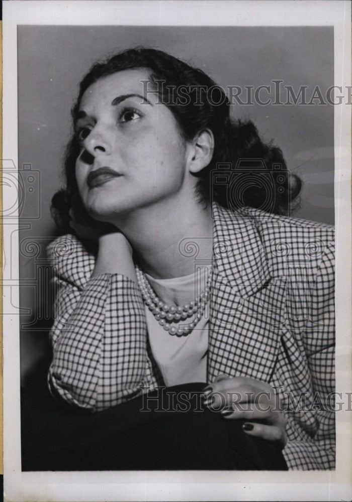 1947 Press Photo Beautiful Raven-Haired Singer Lorraine de Wood - Historic Images